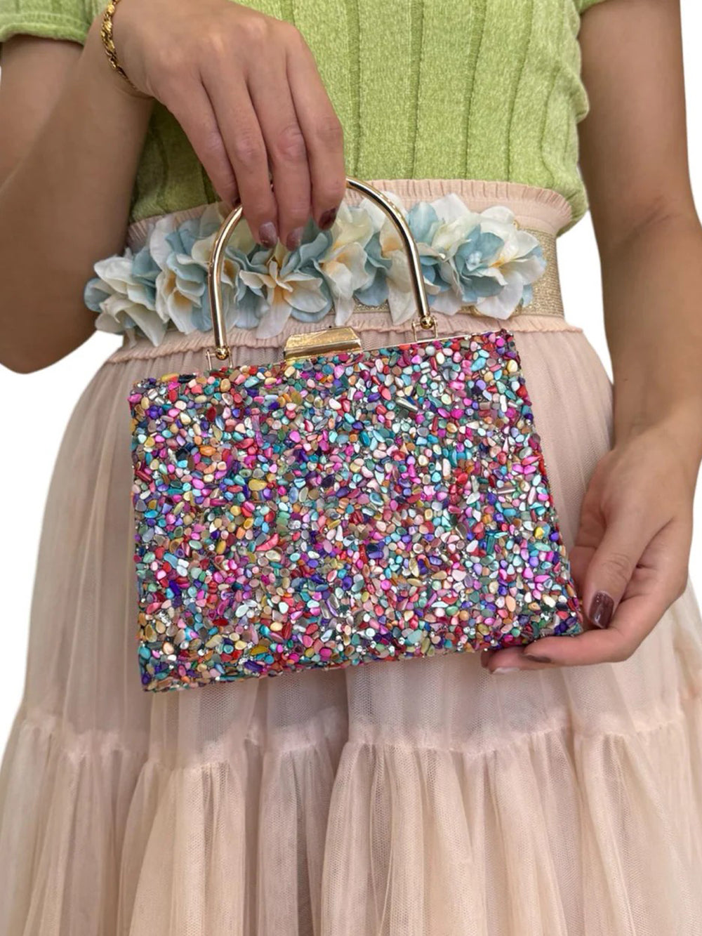 Bolso con Textura Floral y Detalles