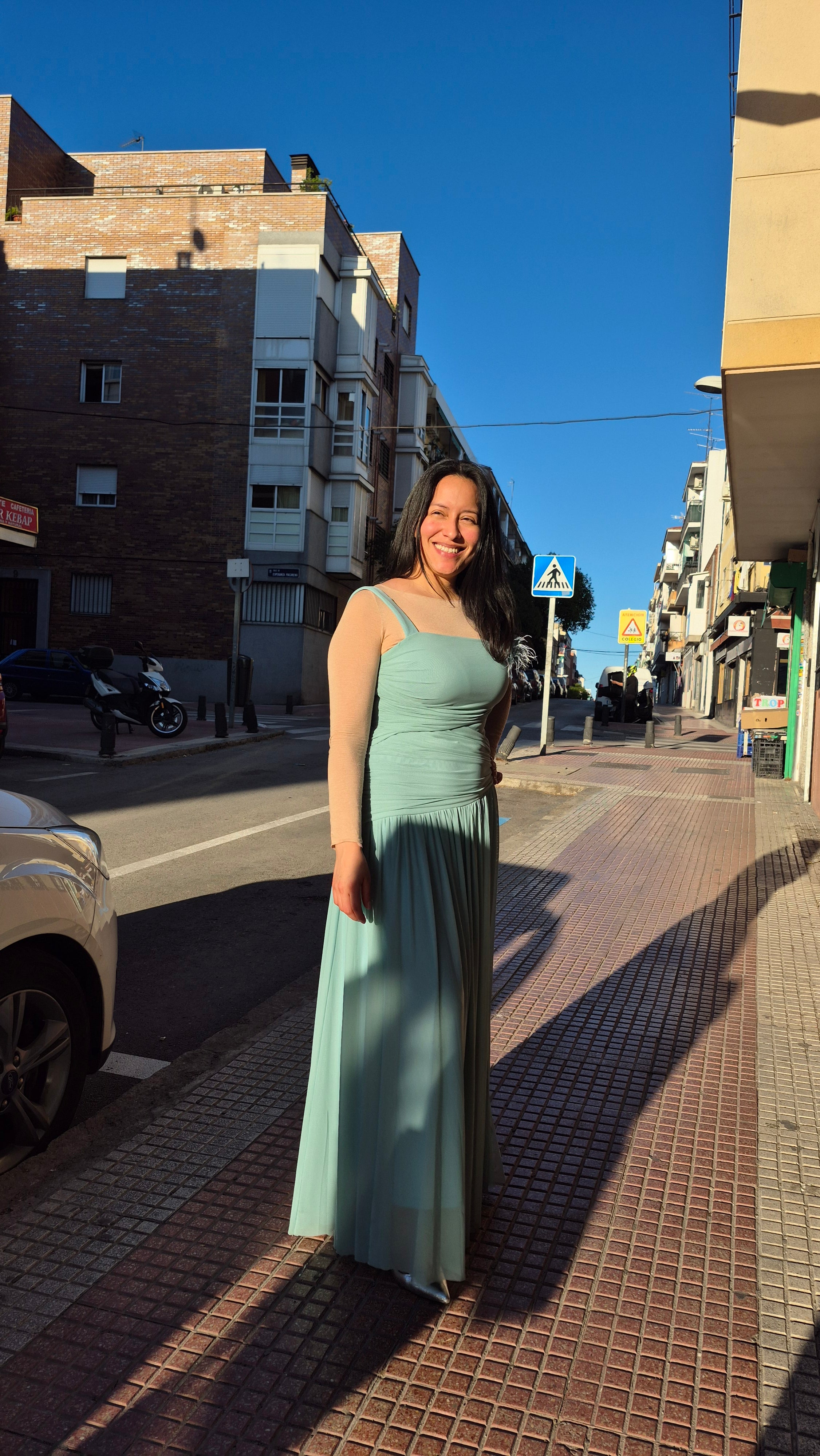 Vestido Largo  Asimétrico con Detalle Floral