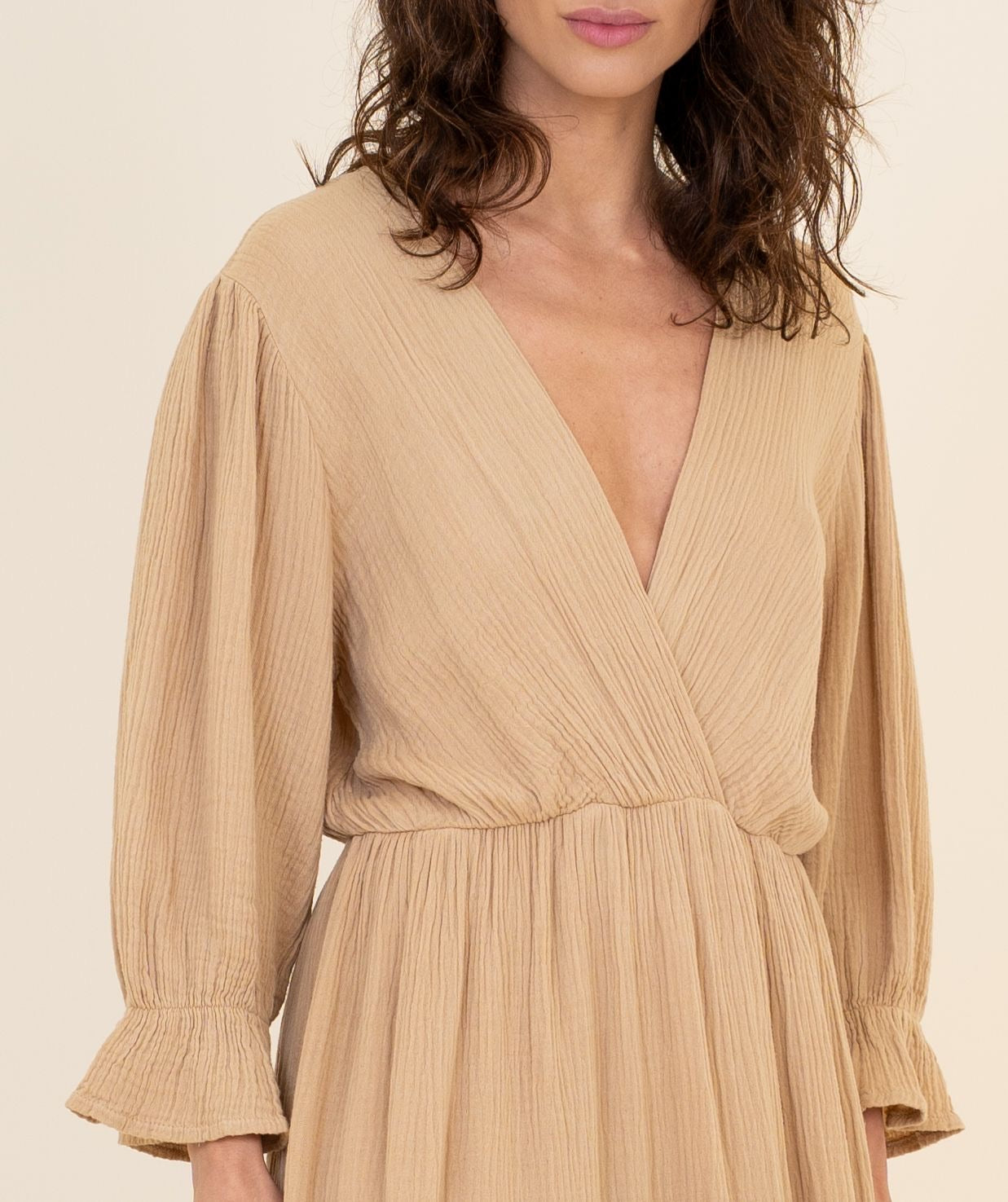 Vestido Maxi con Escote Cruzado y Manga Larga